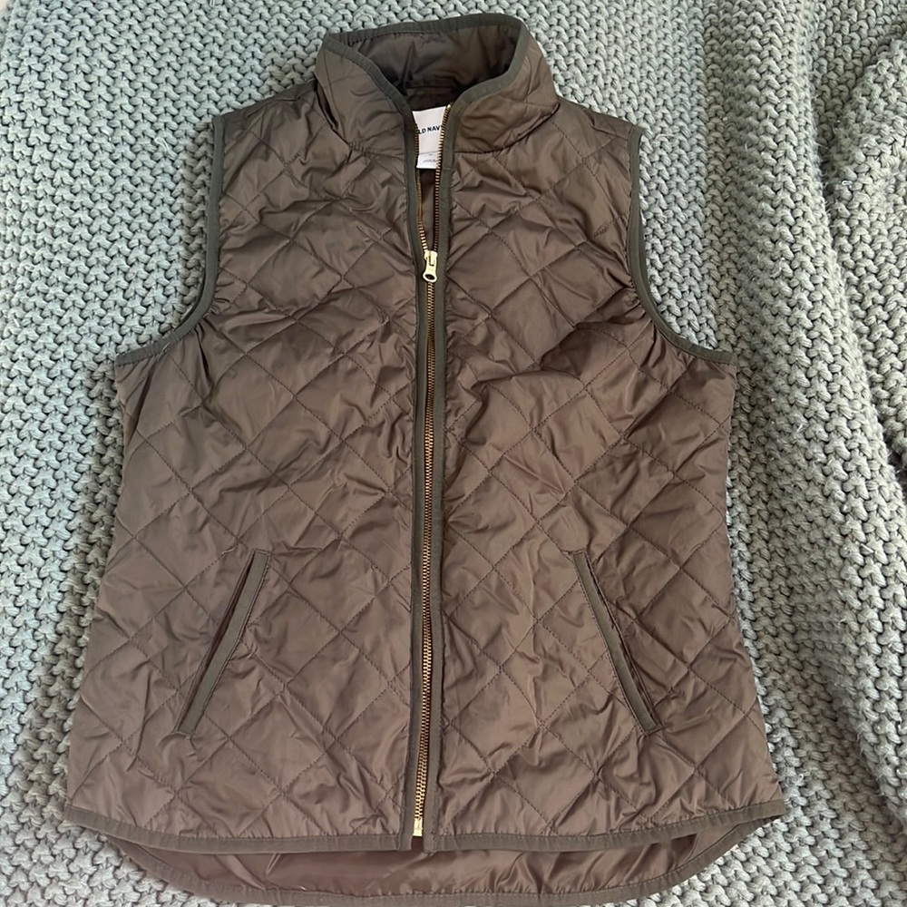 ARMY GREEN VEST